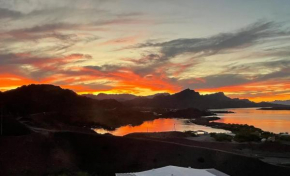 Max View, Million Dollar Lake Views!